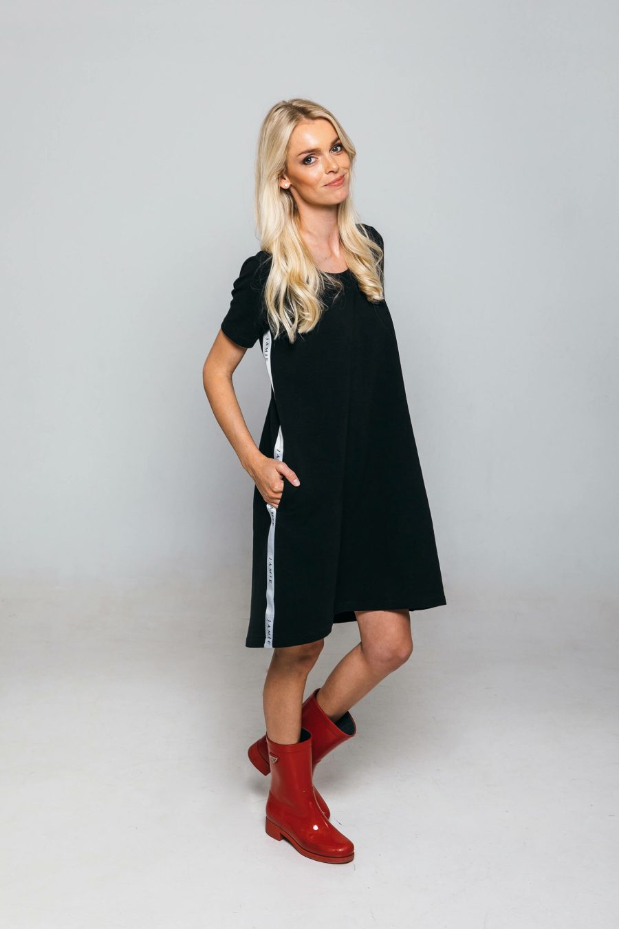 Jamie Collection šaty basic - Image 7
